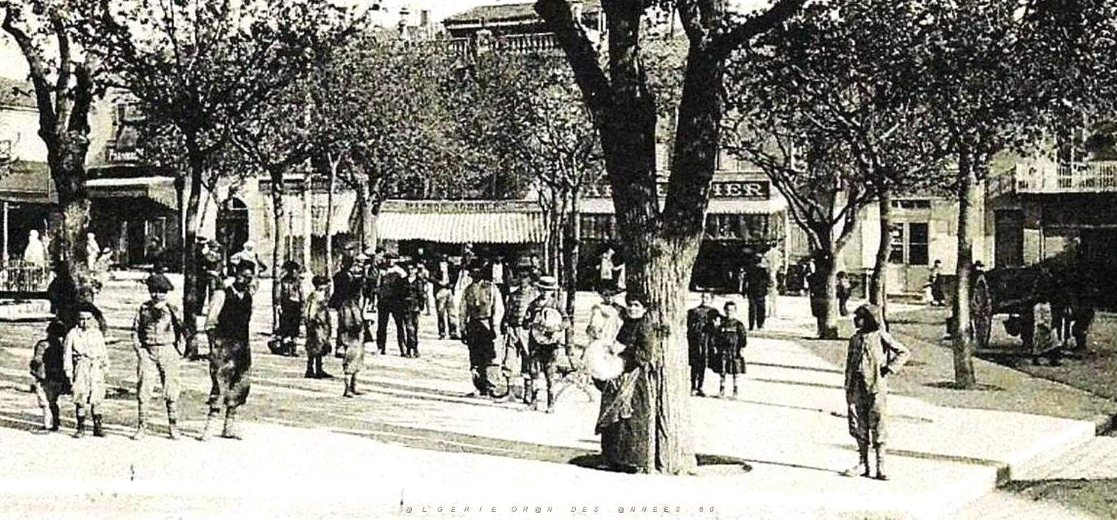 647- Mascara - La place Gambetta2.jpg